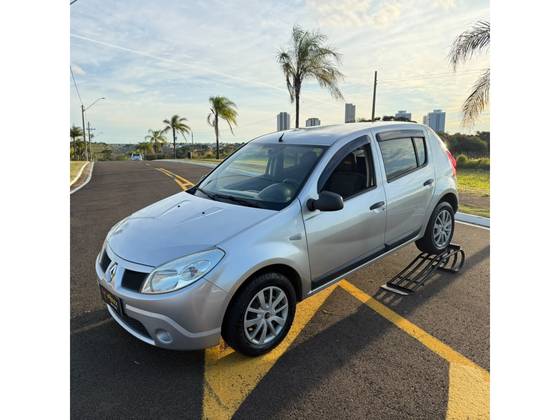 RENAULT SANDERO 1.6 EXPRESSION 8V FLEX 4P MANUAL RENAULT SANDERO 1.6 EXPRESSION 8V FLEX 4P MANUAL